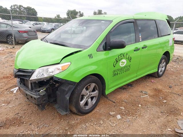 2019 TOYOTA SIENNA L 7 PASSENGER 2