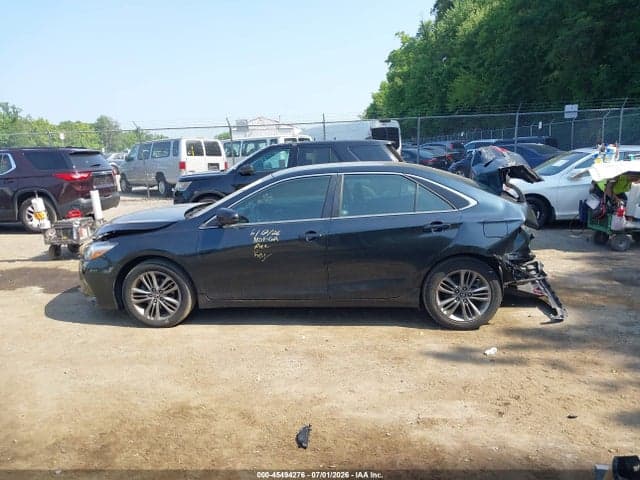 2017 TOYOTA CAMRY SE 15