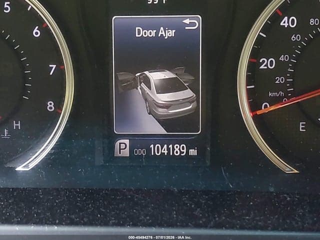 2017 TOYOTA CAMRY SE 16