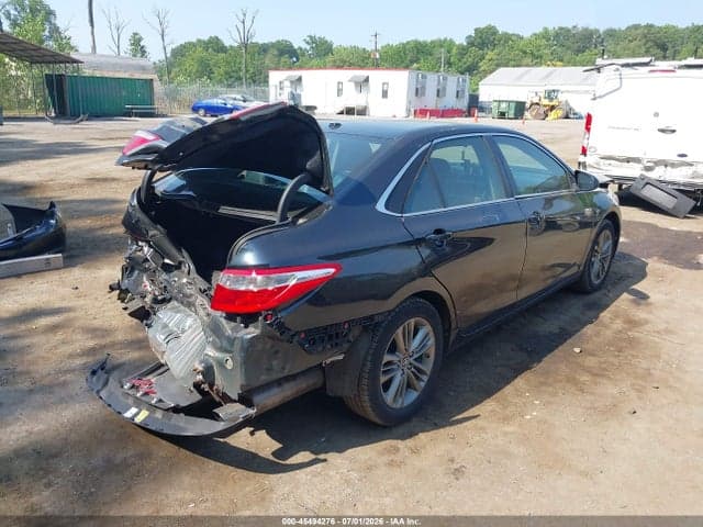 2017 TOYOTA CAMRY SE 4