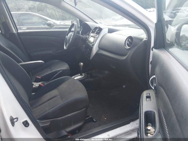 2017 NISSAN VERSA 1.6 SV 5