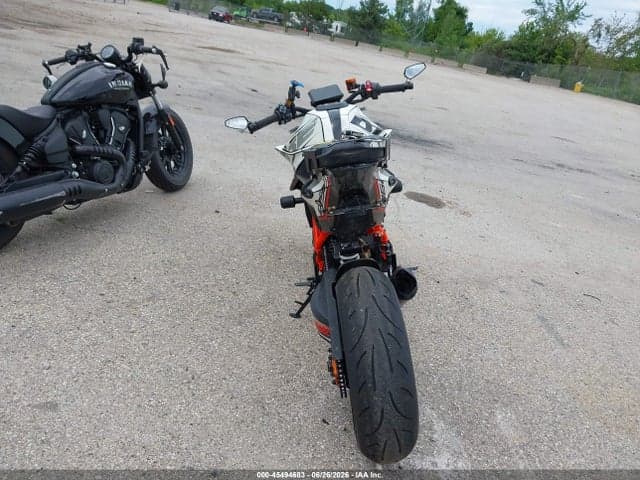 2020 KTM 1290 SUPER DUKE R 6