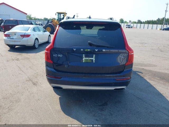 2017 VOLVO XC90 T6 MOMENTUM 17