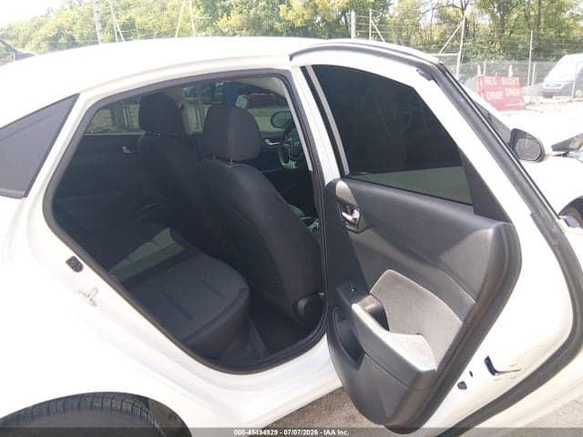 2021 HYUNDAI ACCENT SE 8