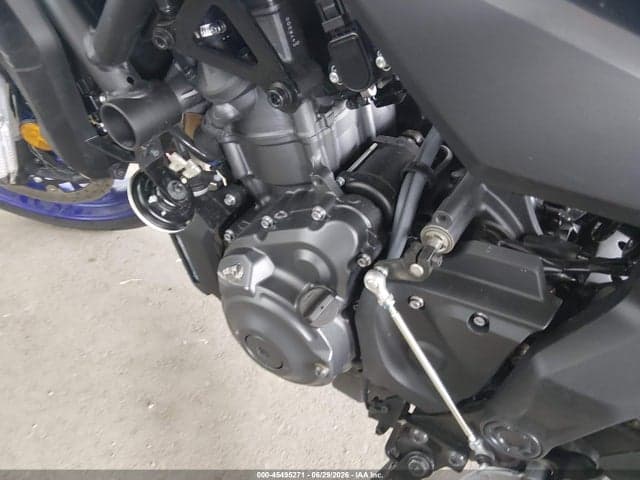 2025 YAMAHA MTN690 9