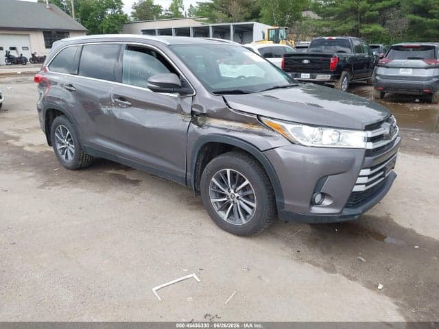 2019 TOYOTA HIGHLANDER XLE 1