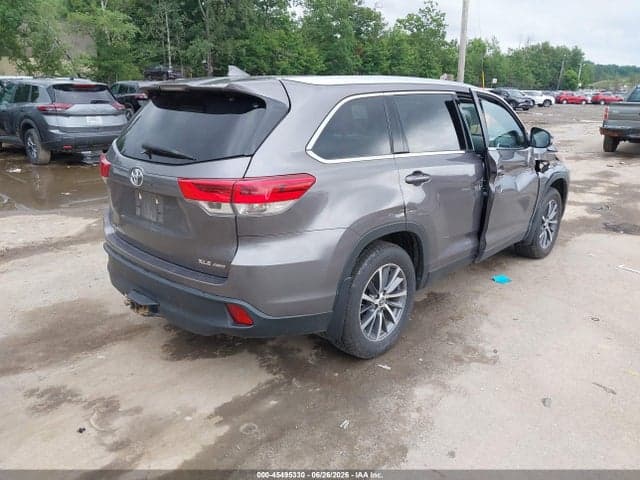 2019 TOYOTA HIGHLANDER XLE 4