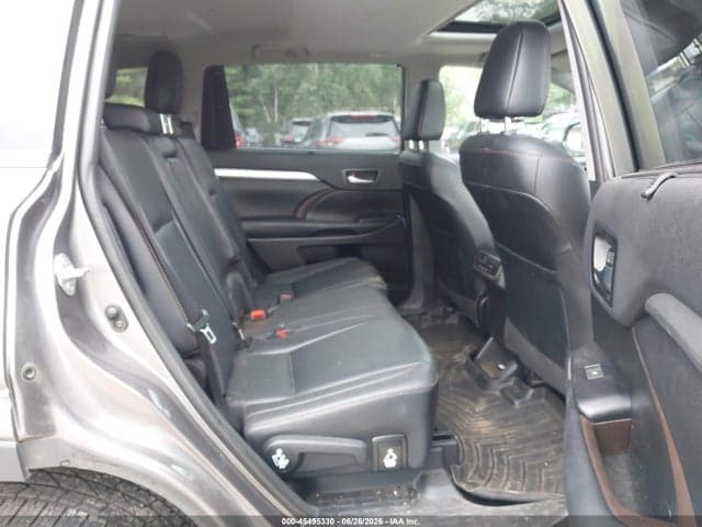 2019 TOYOTA HIGHLANDER XLE 8