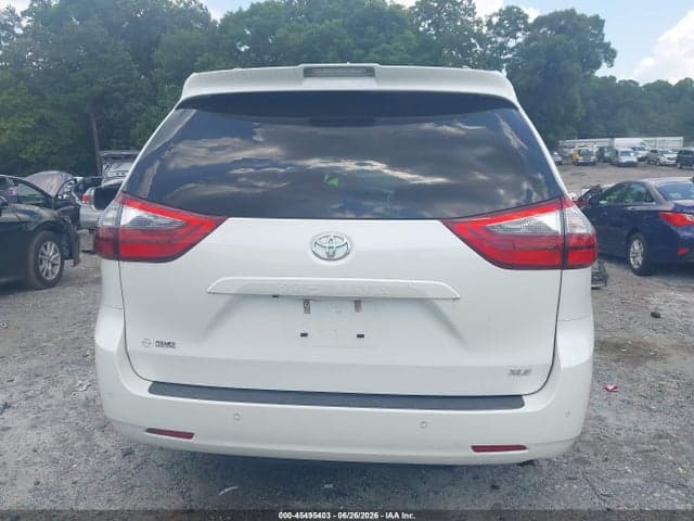 2020 TOYOTA SIENNA XLE PREMIUM 17