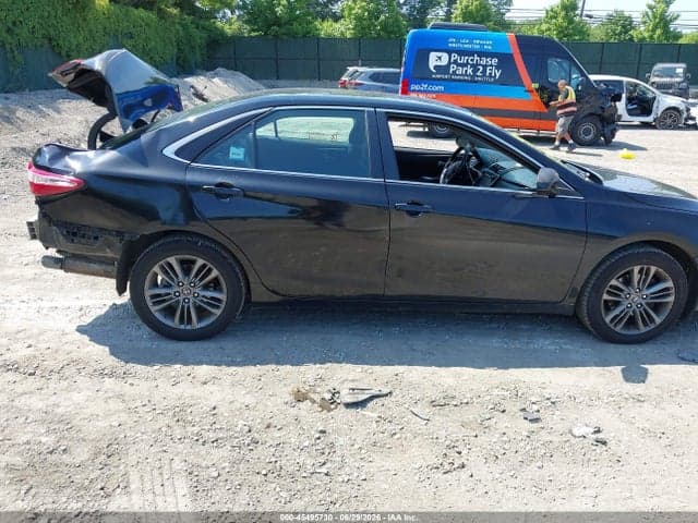 2017 TOYOTA CAMRY SE 13