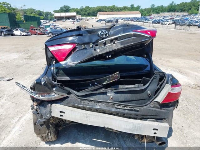 2017 TOYOTA CAMRY SE 16
