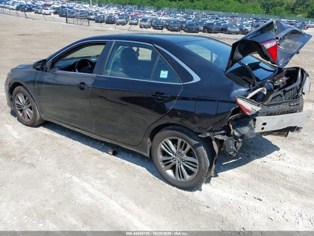2017 TOYOTA CAMRY SE 3