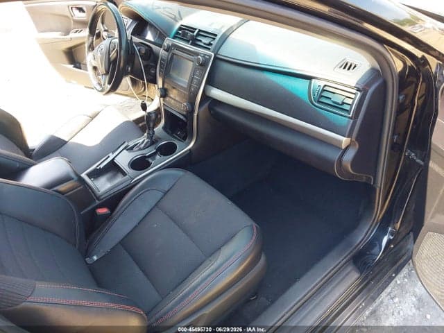 2017 TOYOTA CAMRY SE 5