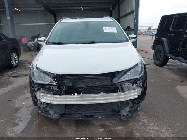 2018 CHRYSLER PACIFICA LIMITED 13