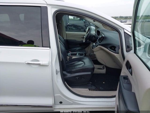 2018 CHRYSLER PACIFICA LIMITED 5