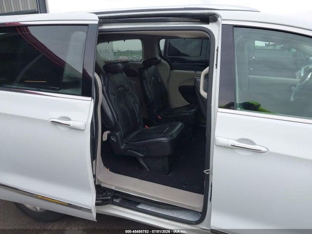 2018 CHRYSLER PACIFICA LIMITED 8