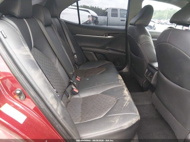 2018 TOYOTA CAMRY XSE 8