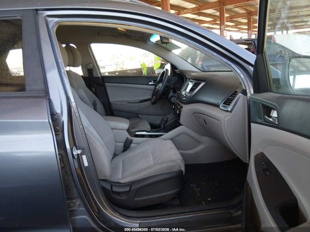 2016 HYUNDAI TUCSON SE 5