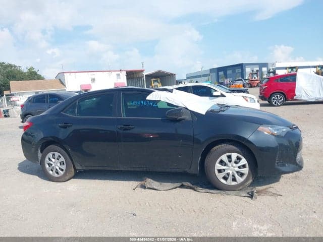 2018 TOYOTA COROLLA L 13