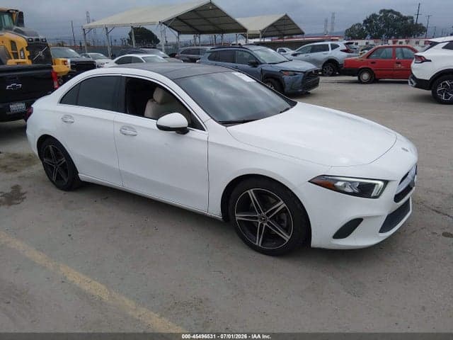 2022 MERCEDES-BENZ A 220 - 1