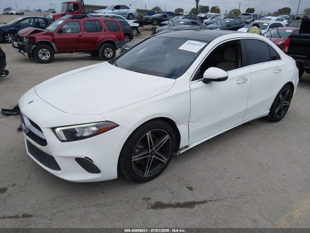 2022 MERCEDES-BENZ A 220 2