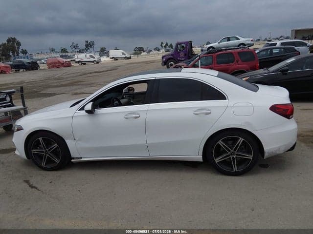 2022 MERCEDES-BENZ A 220 14