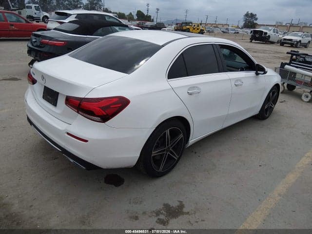 2022 MERCEDES-BENZ A 220 4