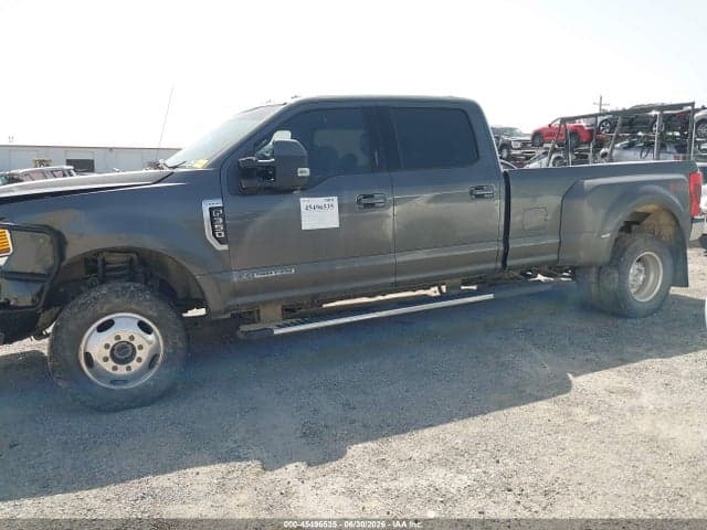 2020 FORD F-350 LARIAT 16
