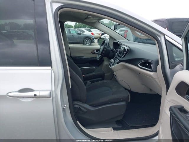2022 CHRYSLER VOYAGER LX 5