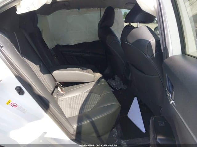 2019 TOYOTA CAMRY SE 8