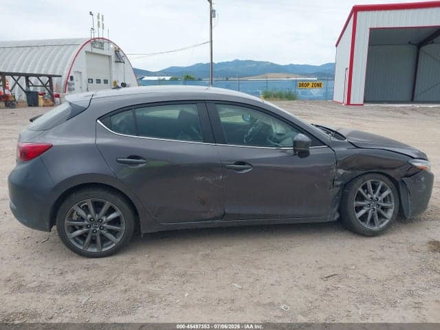 2018 MAZDA MAZDA3 TOURING 13