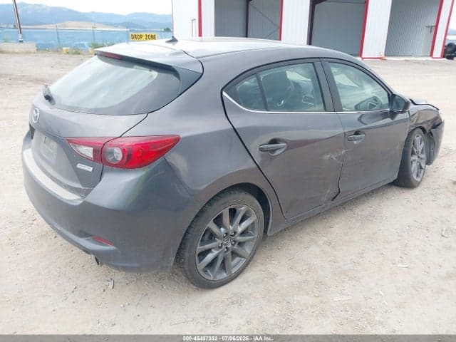 2018 MAZDA MAZDA3 TOURING 4