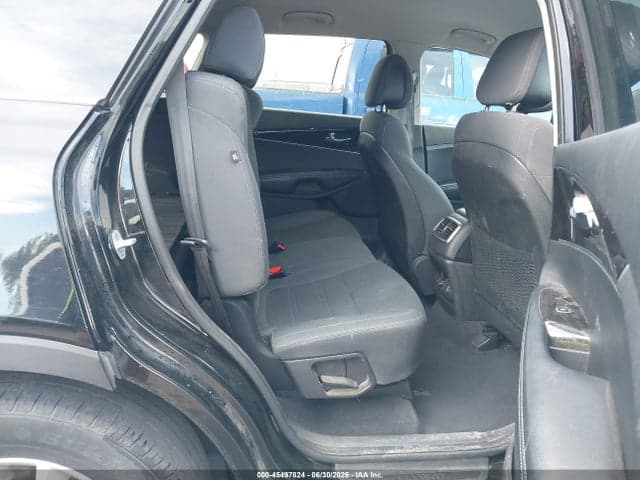 2017 KIA SORENTO 3.3L LX 8