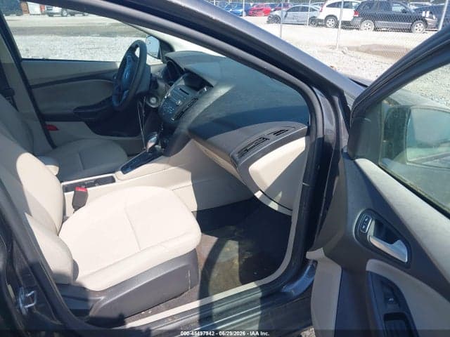 2017 FORD FOCUS SE 5