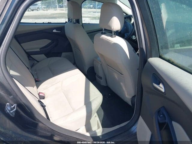2017 FORD FOCUS SE 8