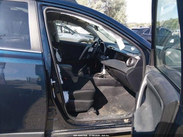 2017 TOYOTA RAV4 LE 5