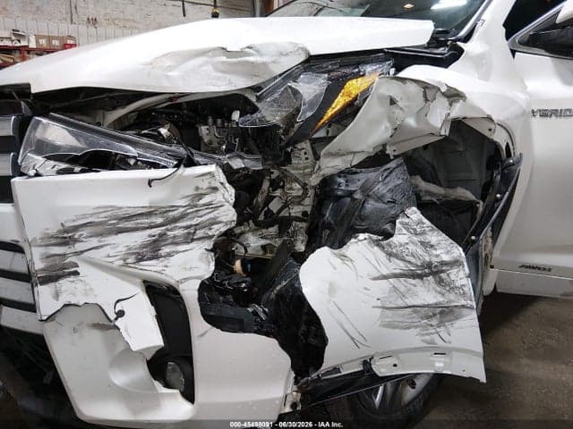 2019 TOYOTA HIGHLANDER HYBRID LIMITED PLATINUM 6
