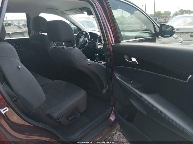 2017 KIA SORENTO 2.4L LX 8