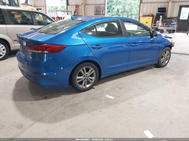 2017 HYUNDAI ELANTRA SE 4