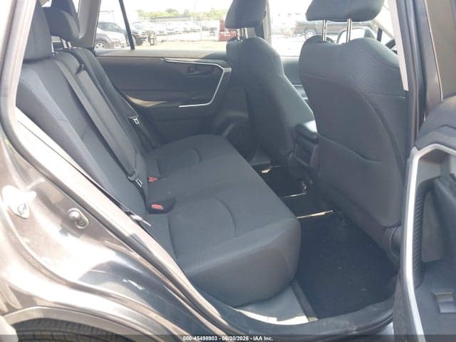 2021 TOYOTA RAV4 LE 8