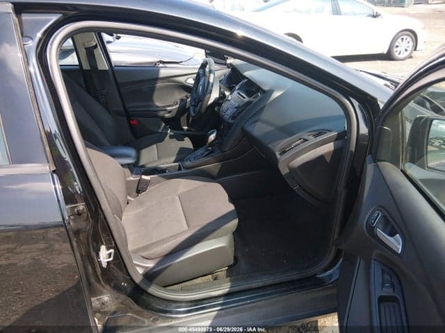 2017 FORD FOCUS SE 5
