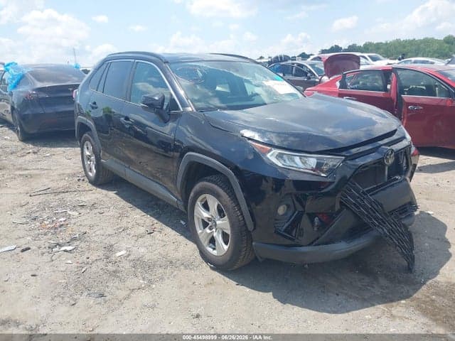 2021 TOYOTA RAV4 XLE 1