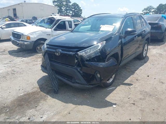 2021 TOYOTA RAV4 XLE 2