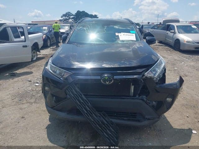 2021 TOYOTA RAV4 XLE 12