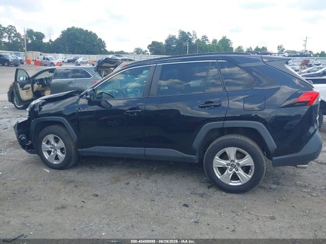 2021 TOYOTA RAV4 XLE 14