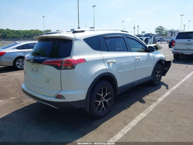 2018 TOYOTA RAV4 SE 4