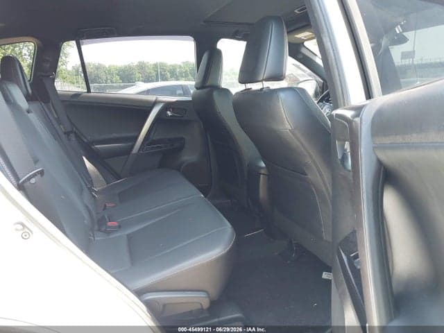 2018 TOYOTA RAV4 SE 8