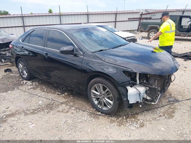 2017 TOYOTA CAMRY SE - 1