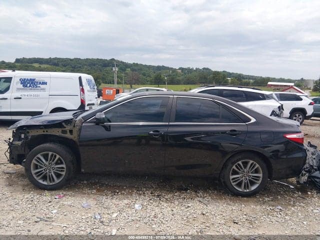 2017 TOYOTA CAMRY SE 15