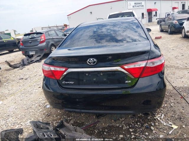 2017 TOYOTA CAMRY SE 17